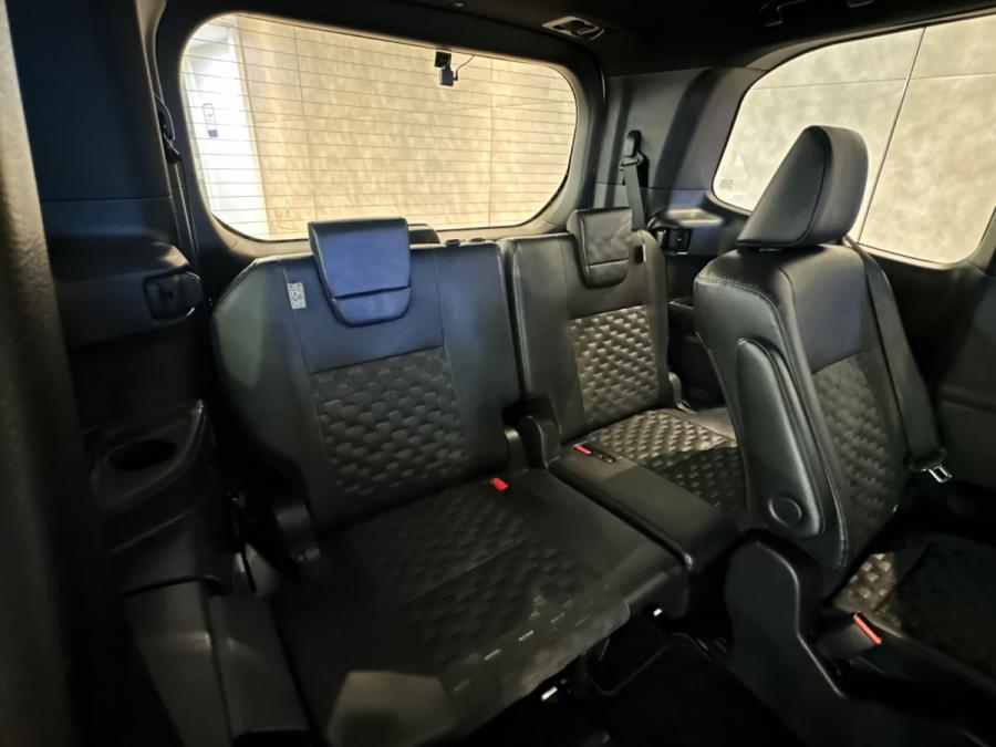 Voxy 1.8 Hybrid SZ - Image 4