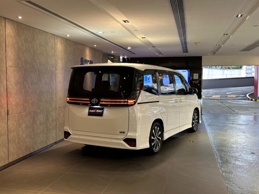 Voxy 1.8 Hybrid SZ - Image 8