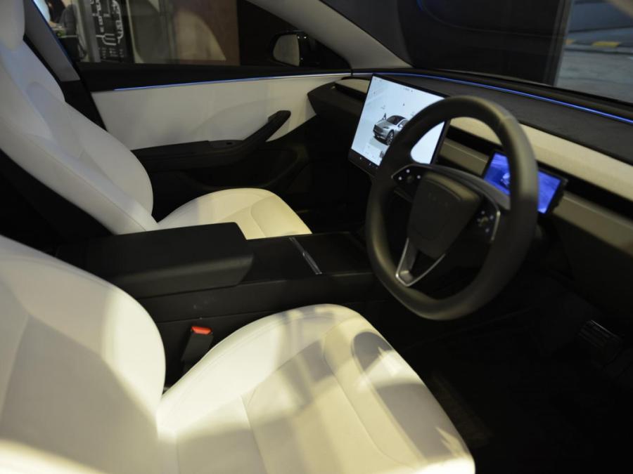 MODEL 3 LONGE RANGE AWD - Image 28