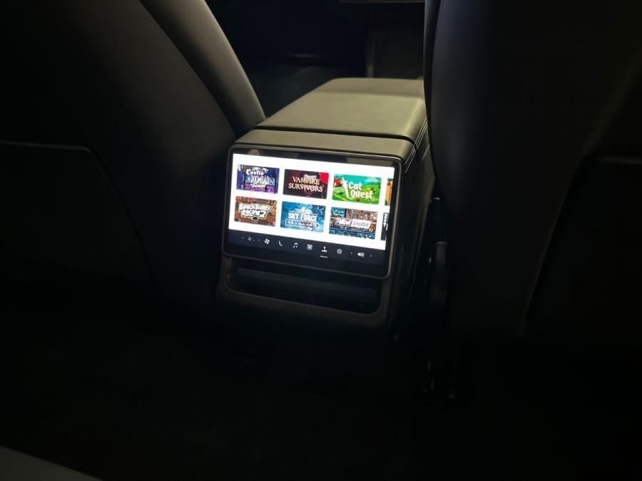 MODEL 3 RWD - Image 5