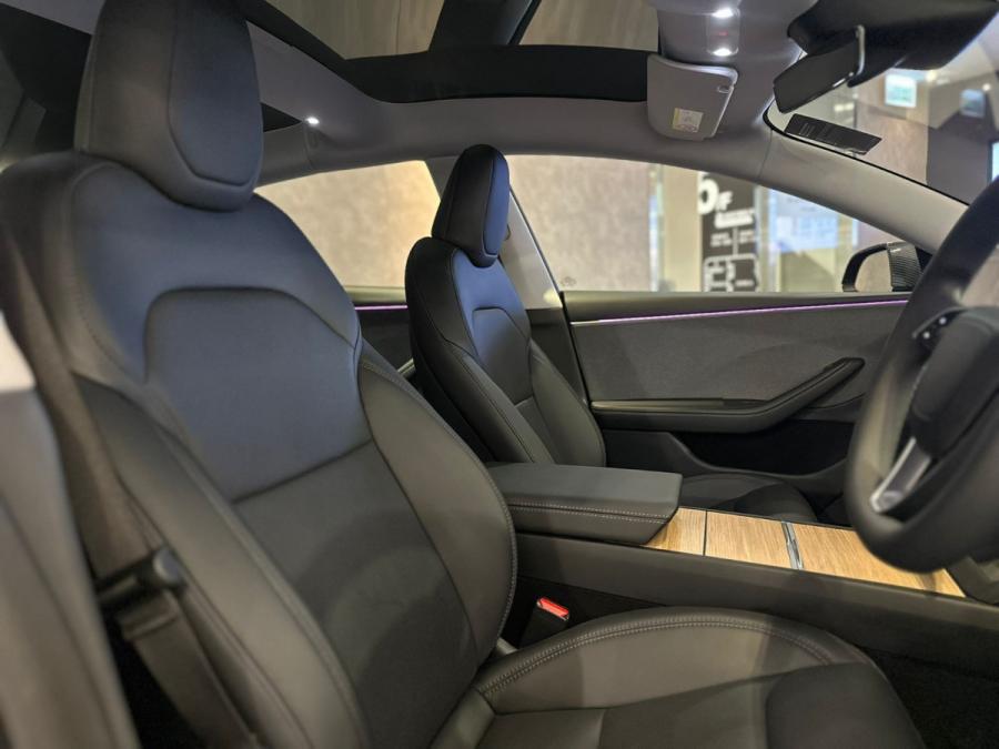 MODEL 3 RWD - Image 7