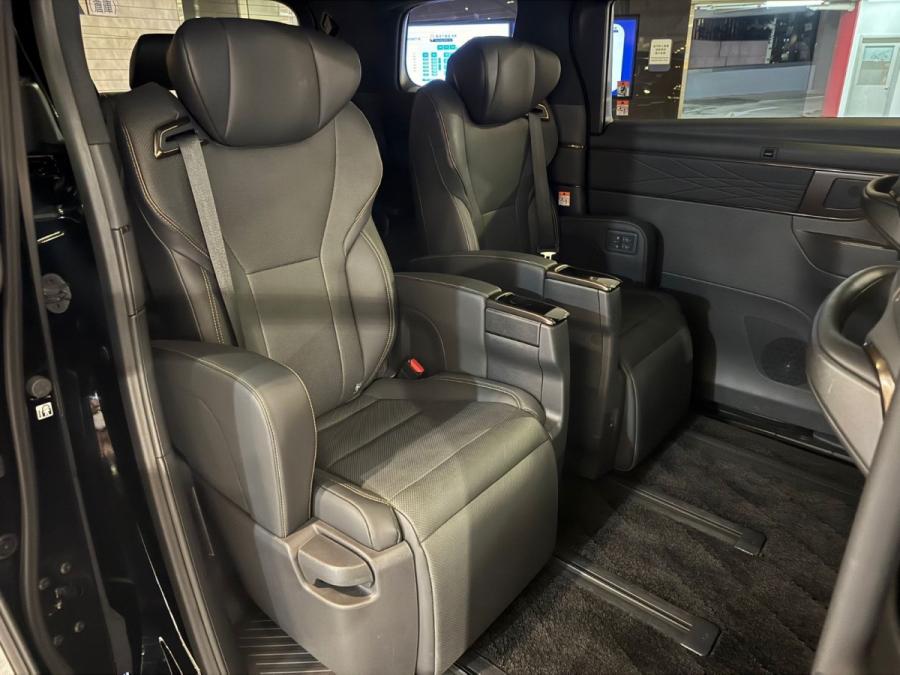 Alphard 2.5 Z - Image 4