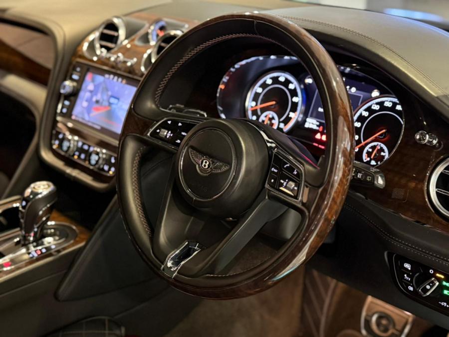 BENTAYGA V8 - Image 10