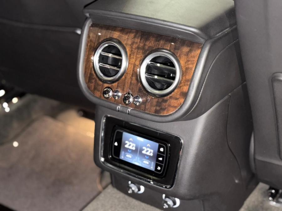 BENTAYGA V8 - Image 11