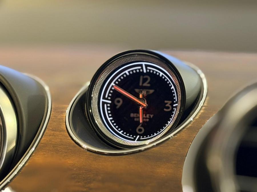 BENTAYGA V8 - Image 12