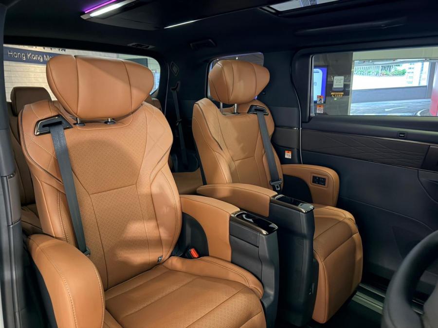 Vellfire 2.4  Turbo - Image 4