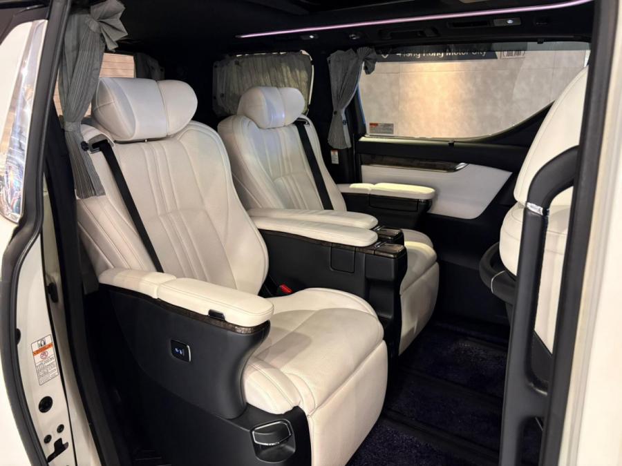 Alphard 3.5 Executive Lounge - Image 4