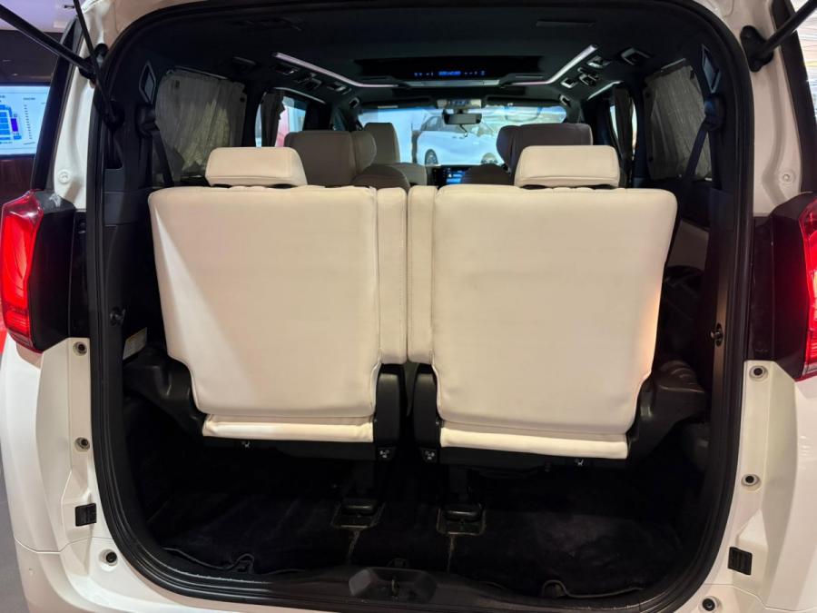 Alphard 3.5 Executive Lounge - Image 5