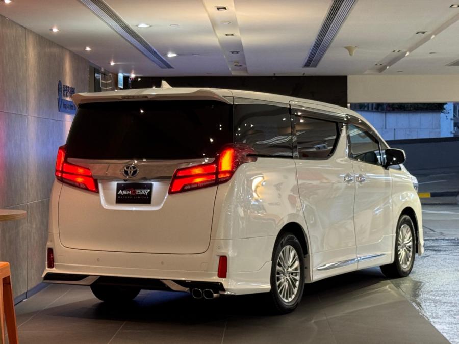 Alphard 2.5 Hybrid SRC Modellista - Image 10