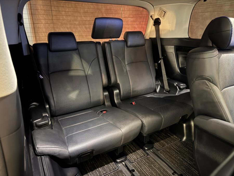Alphard 2.5 Hybrid SRC Modellista - Image 5
