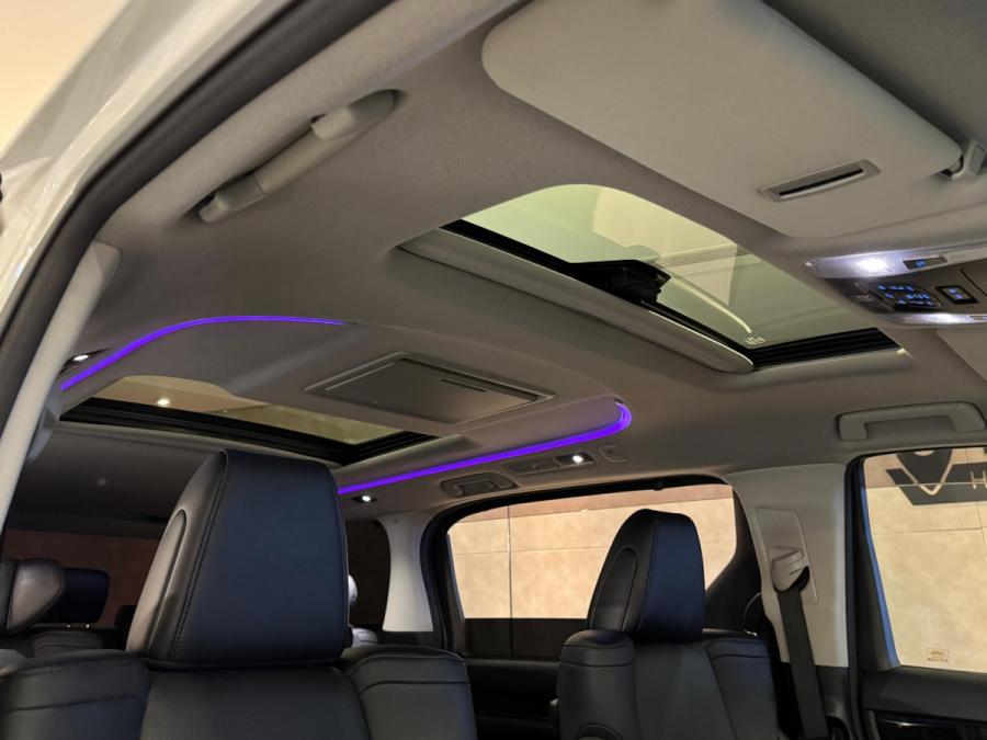 Alphard 2.5 Hybrid SRC Modellista - Image 6