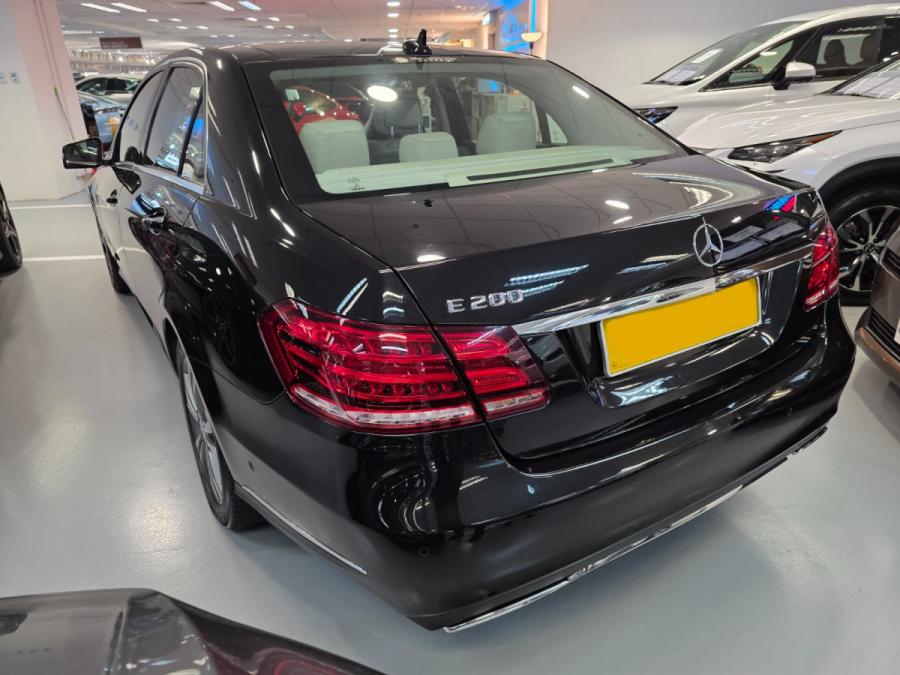 E200 Facelift Premium Edition - Image 9