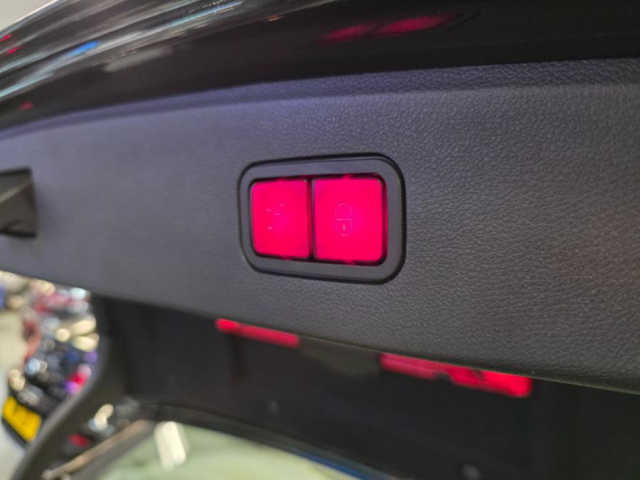 E200 Facelift Premium Edition - Image 7