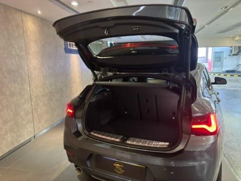 X2 SDRIVE 181A M SPORT EDITION - Image 4