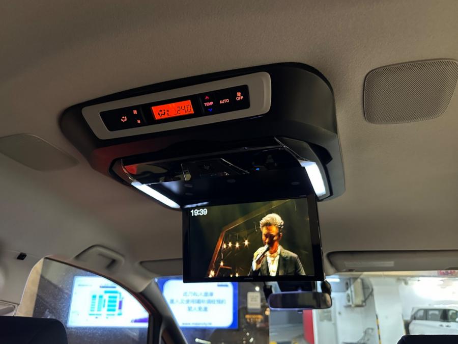 Voxy 1.8 Hybrid ZS 煌II - Image 8