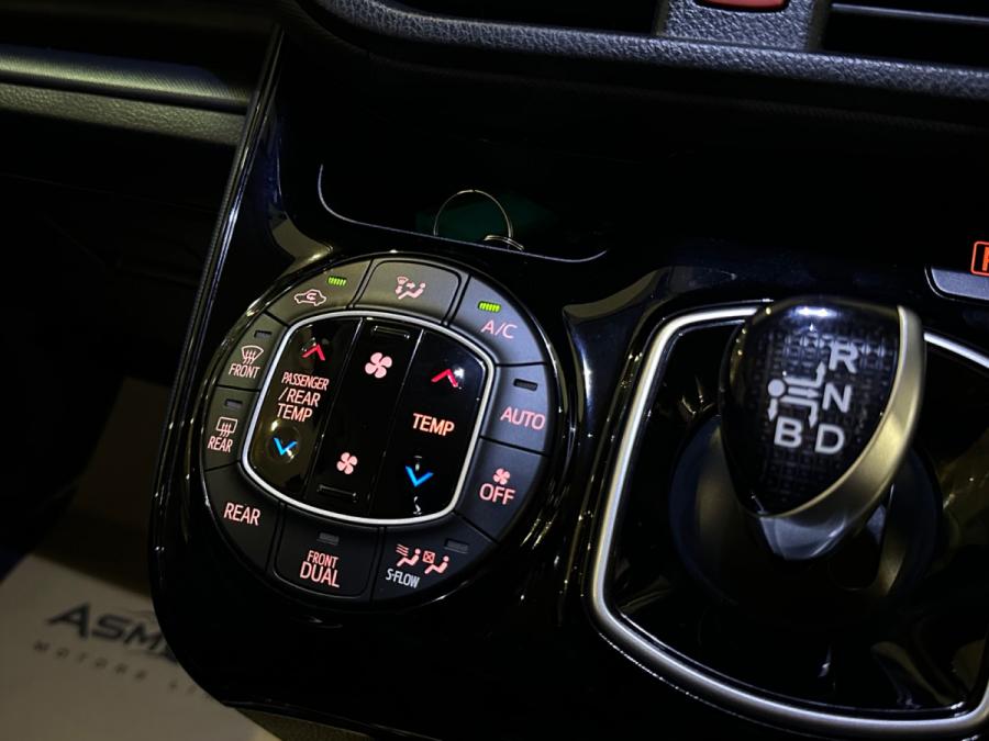 Voxy 1.8 Hybrid ZS 煌II - Image 9