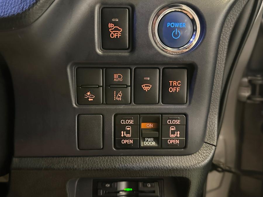 Voxy 1.8 Hybrid ZS 煌II - Image 10