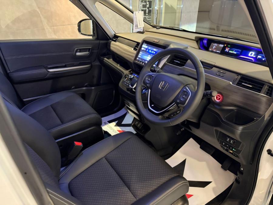 FREED HYBRID 6座 - Image 4