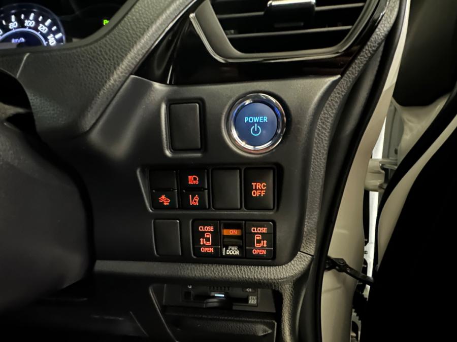 Voxy 1.8 Hybrid ZS 煌II - Image 6