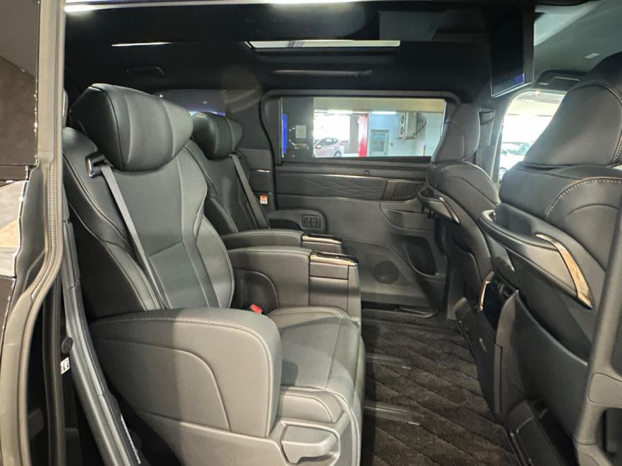 Alphard 2.5 Z - Image 4