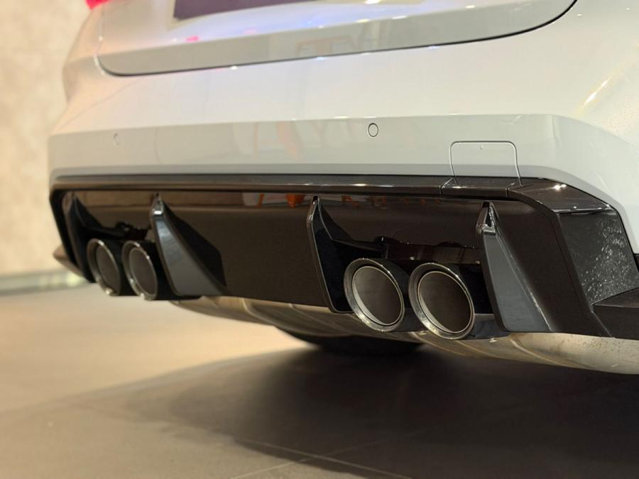 M3 COMPETITION SALOON - Image 9