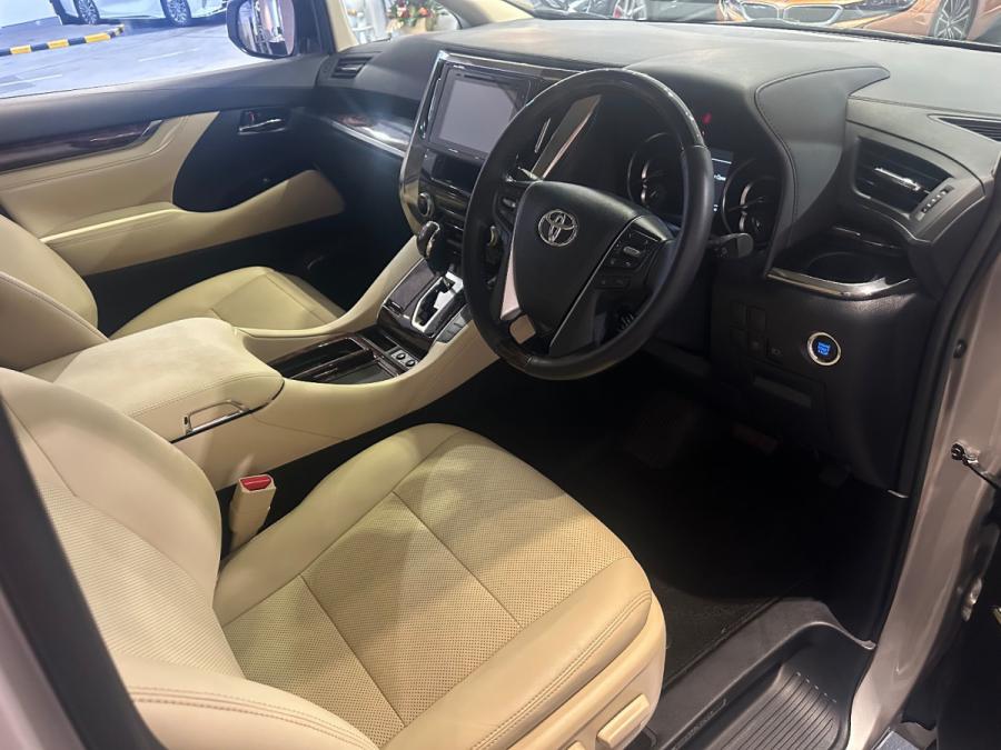 Alphard 3.5 Welcab - Image 3