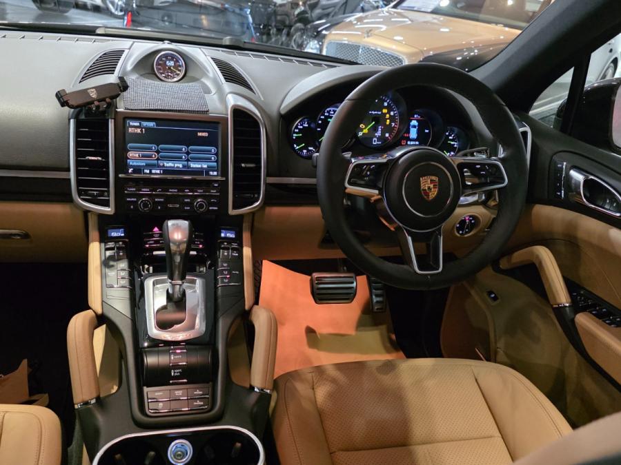 CAYENNE S E-HYBRID - Image 5