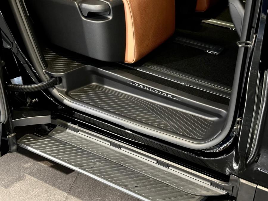 VELLFIRE 2.5 HYBRID HEV - Image 8