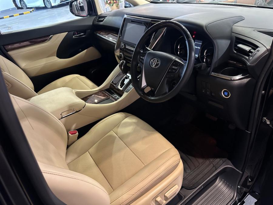 Alphard 3.5 - Image 3