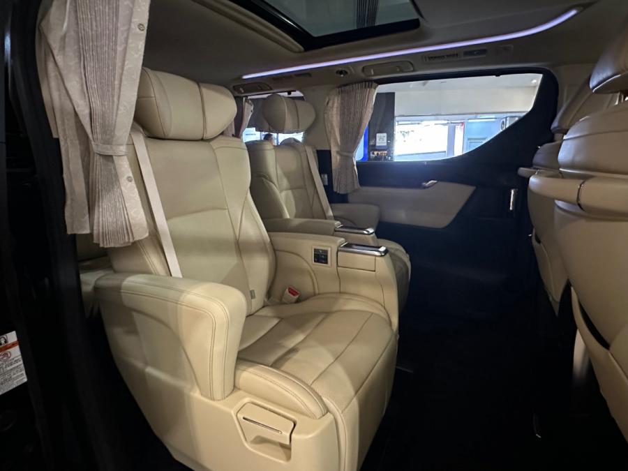 Alphard 3.5 - Image 4