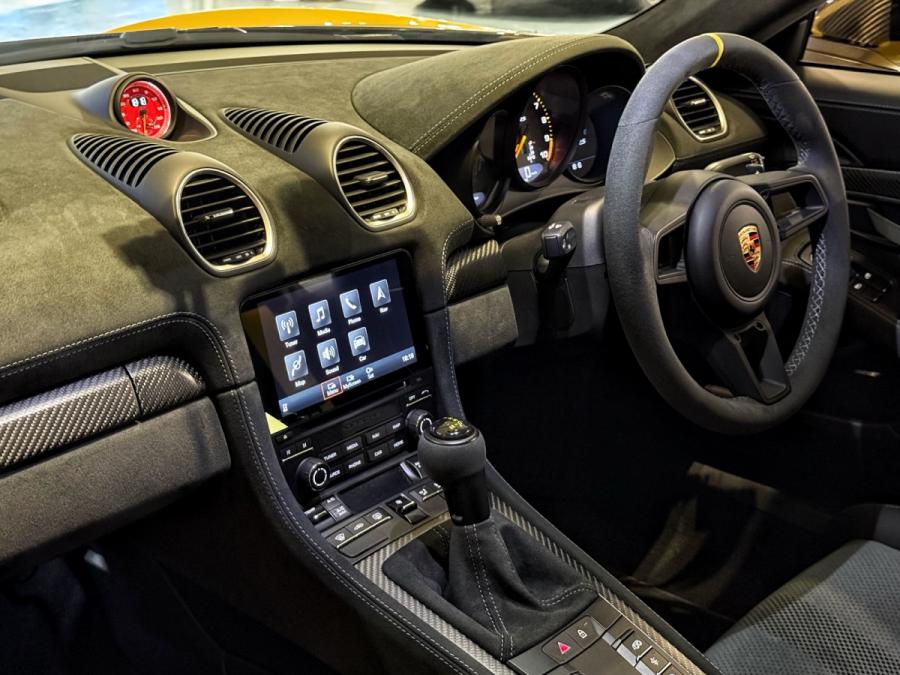 718 Cayman GT4 RS - Image 3