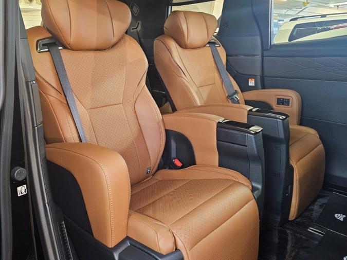 VELLFIRE Z PREMIER 2.4T - Image 4