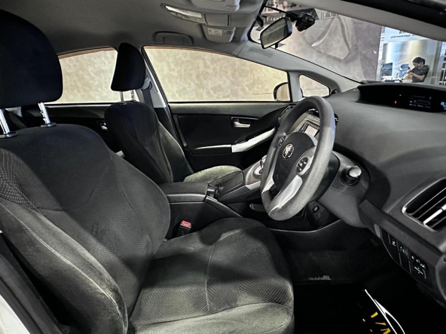 PRIUS Hybrid 1.8 - Image 6