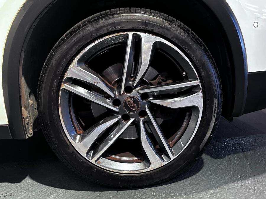 QX30 2.0T SENSORY - Image 8