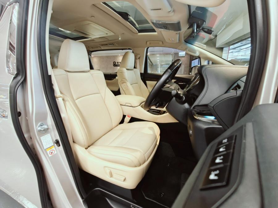 ALPHARD 3.5 - Image 2