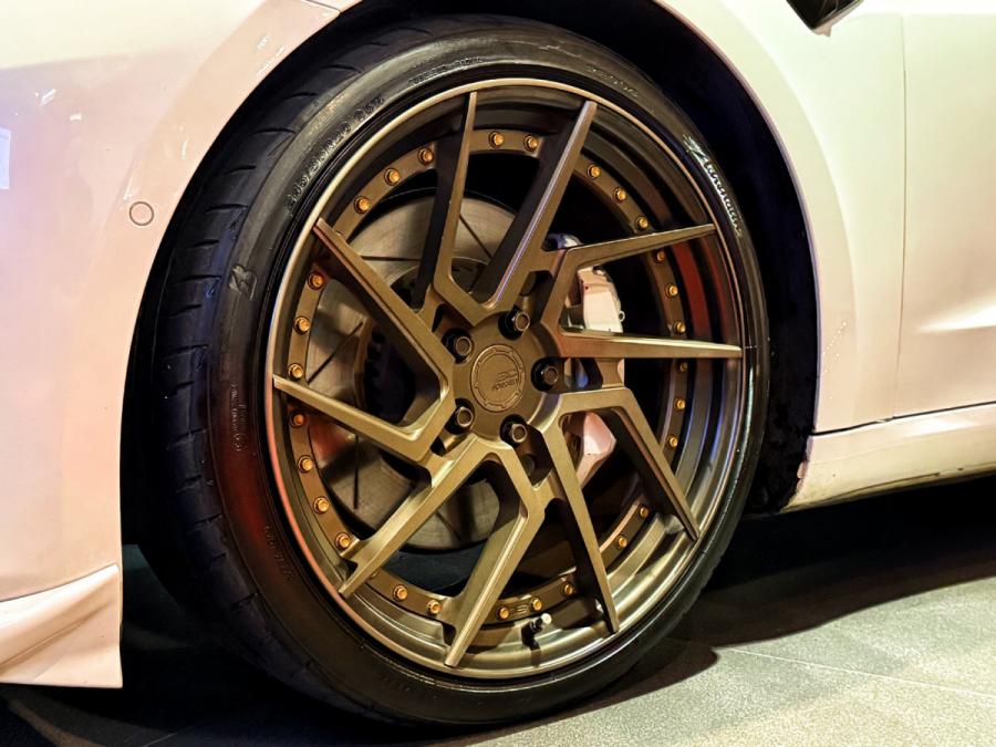 MODEL 3 Performance - Image 6