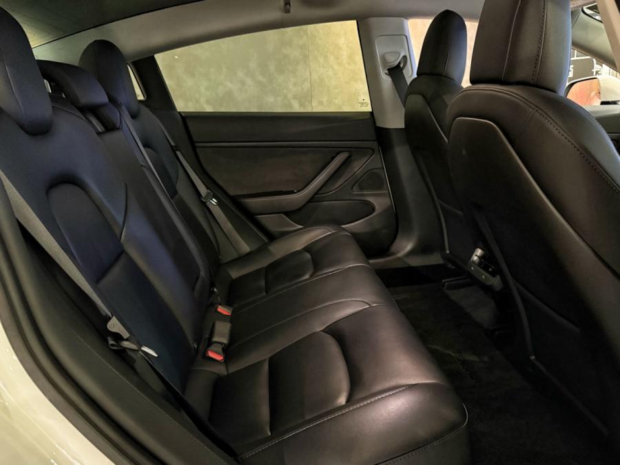 MODEL 3 Performance - Image 5