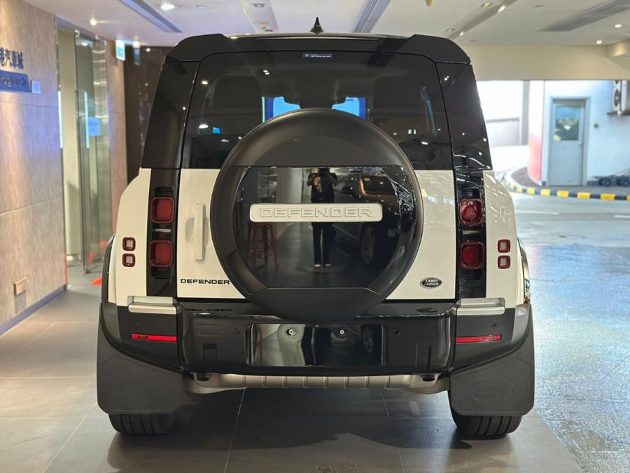 Defender 90 - Image 7