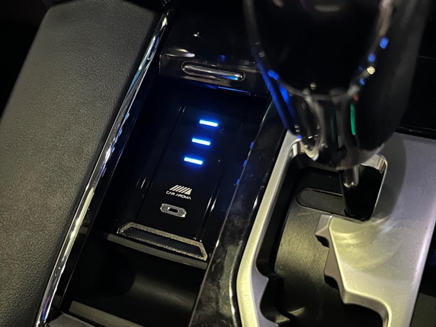 Alphard 2.5 SC TRD - Image 8