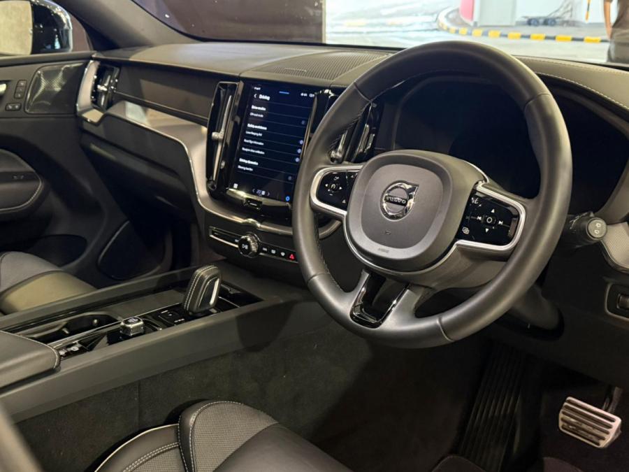 XC60 R Design - Image 3