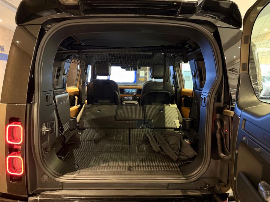 Defender 110 P400 X 7S - Image 11