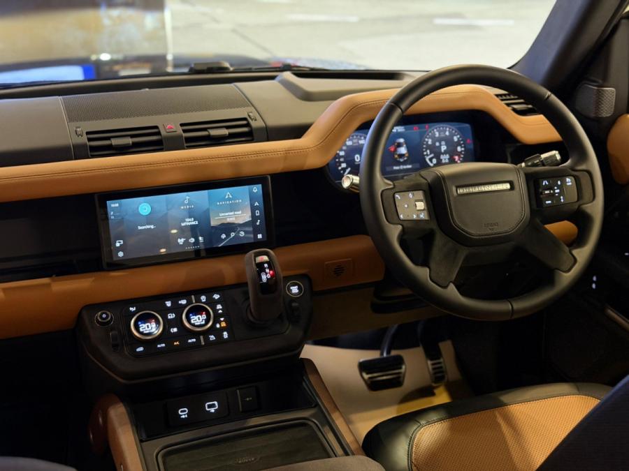 Defender 110 P400 X 7S - Image 12