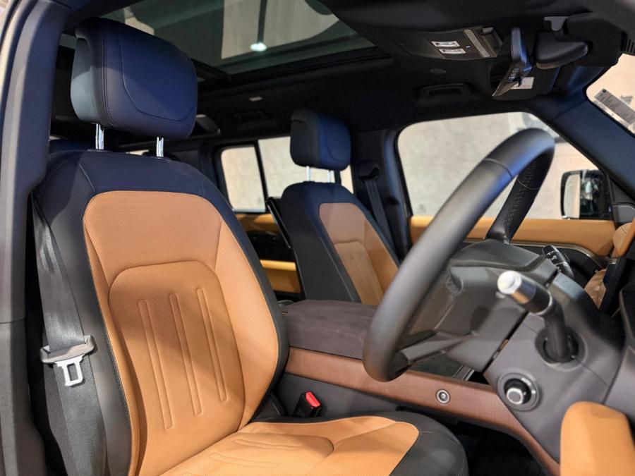 Defender 110 P400 X 7S - Image 13