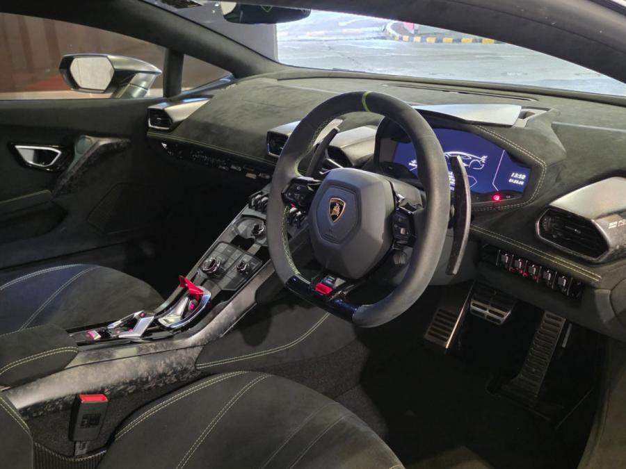 Huracan Performante - Image 7