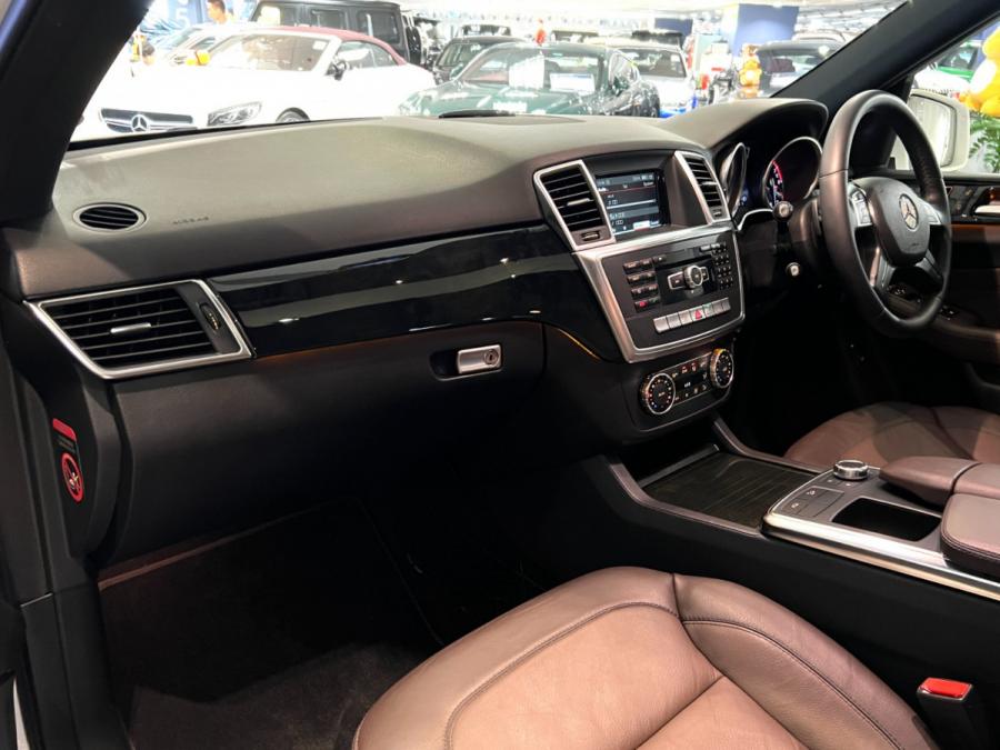 ML400 4MATIC AMG - Image 7