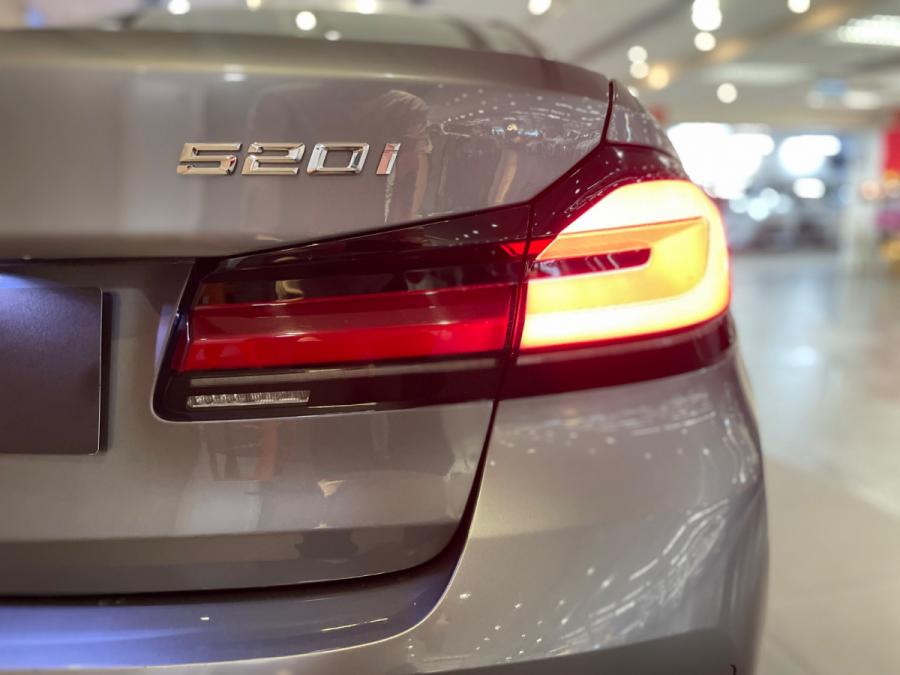 520iA Facelift (Luxury Line) - Image 4