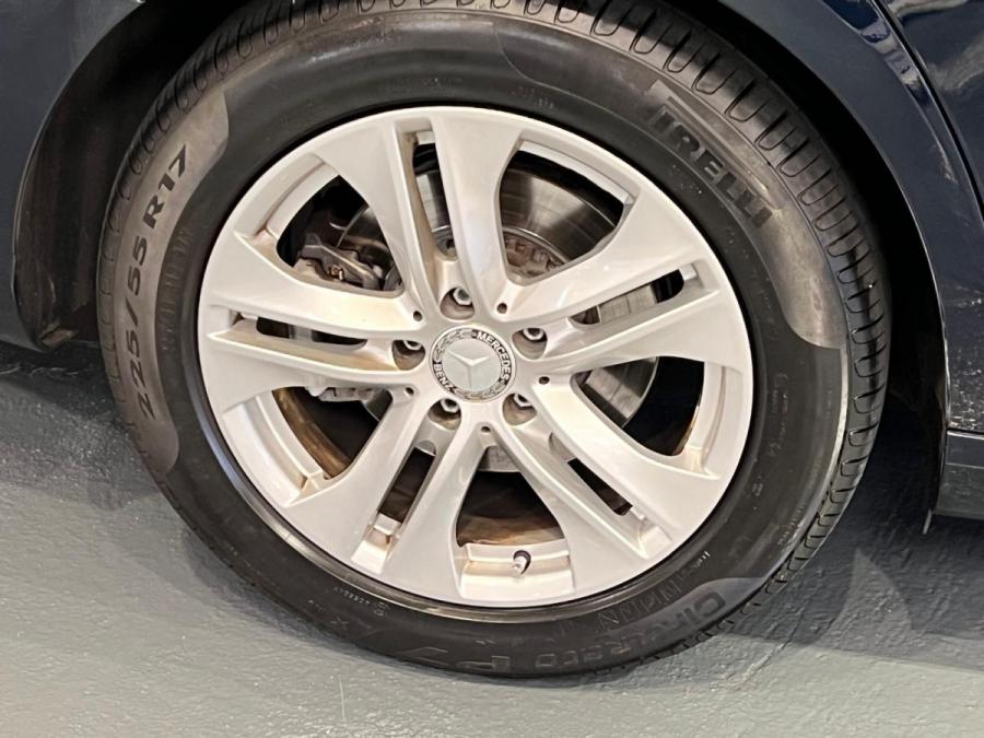 E200 Exclusive - Image 6