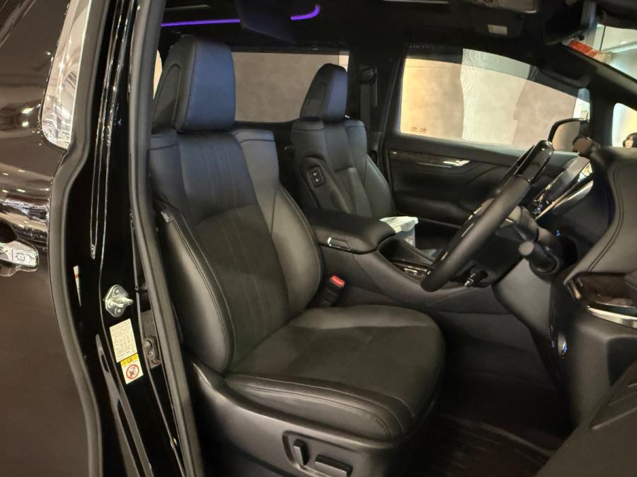 ALPHARD Executive lounge - Image 5