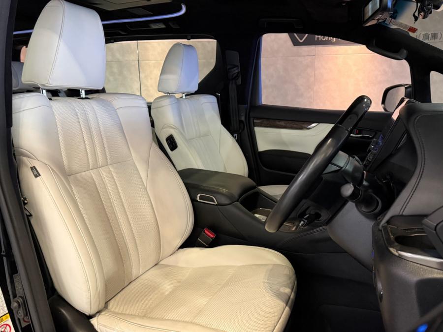 ALPHARD 3.5 EXECUTIVE LOUNGE - Image 6