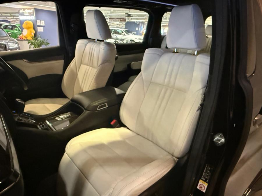 ALPHARD 3.5 EXECUTIVE LOUNGE - Image 7